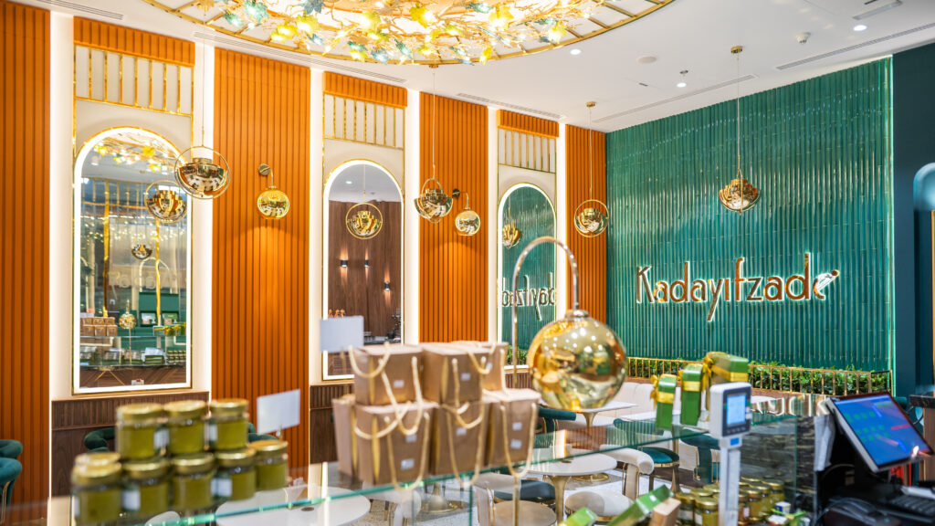 Kadayıfzade Dubai mall daki şubesindede Modpos restoran adisyon sistemleri ile çalışmaktadır.
